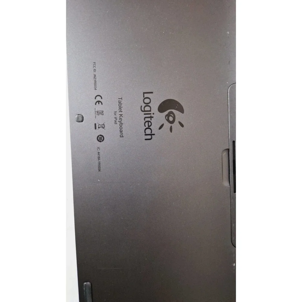 Logitech 820-005094 Tablet Keyboard For iPad Y-R0034 With Tablet Stand Bluetooth